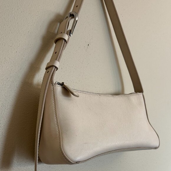 Madewell The Sculptural-Buckle Shoulder Bag Ecru Color - Picture 4 of 16